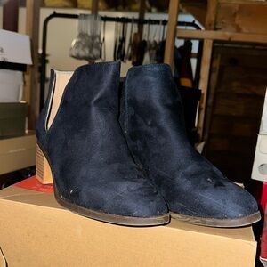 Mother’s Closet/ Dark Blue Wedges